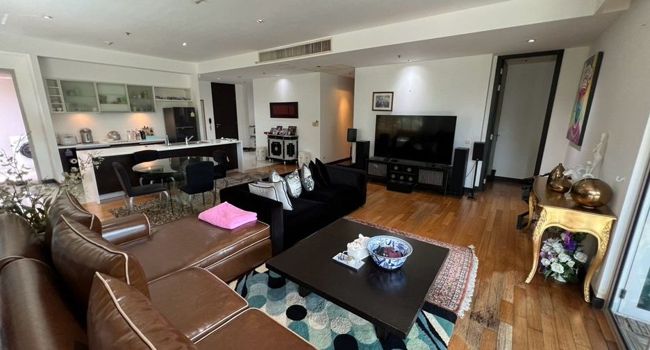 For sale 3 bedrooms condo in Yan Nawa, Bangkok