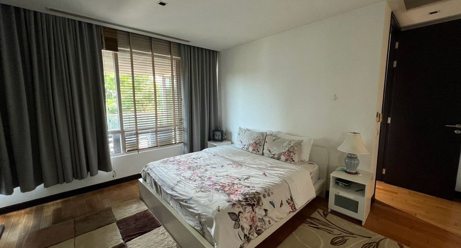 For sale 3 bedrooms condo in Yan Nawa, Bangkok