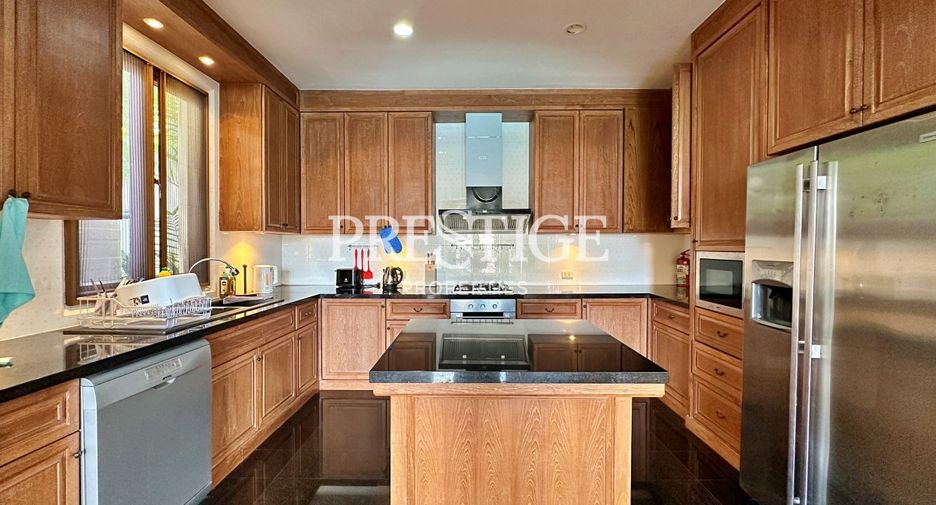 À vendre 8 chambres maison à Na Jomtien, Pattaya