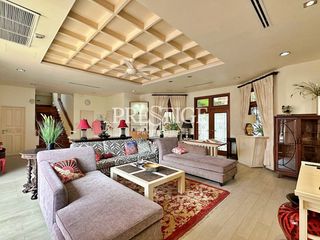 For sale 8 bedrooms house in Na Jomtien, Pattaya