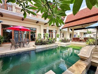 Casa en venta de 8 habitaciones en Na Jomtien, Pattaya