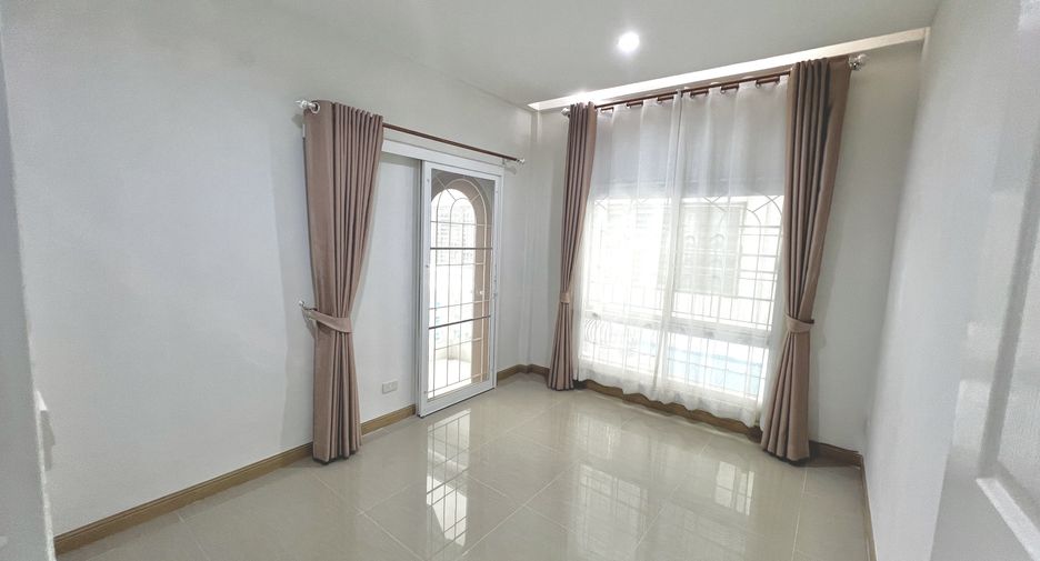 Casa adosada en venta de 3 habitaciones en Don Mueang, Bangkok