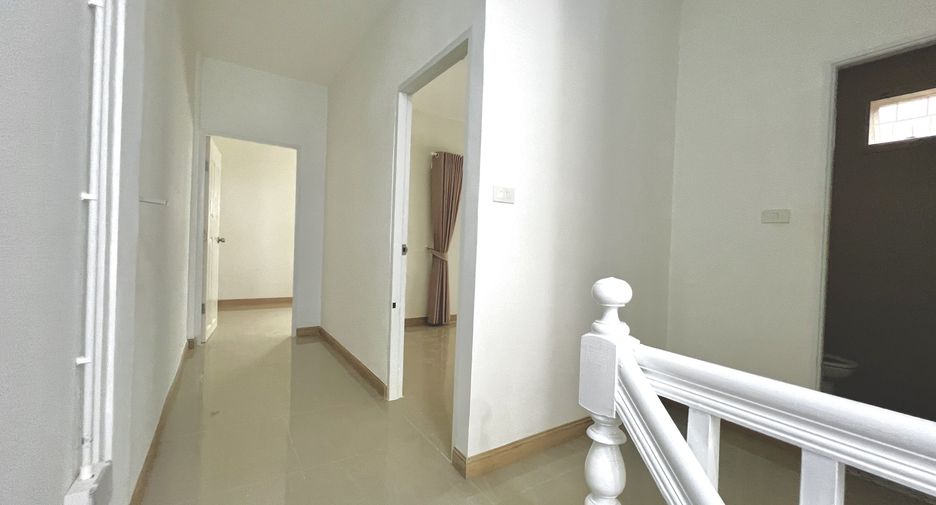 Casa adosada en venta de 3 habitaciones en Don Mueang, Bangkok