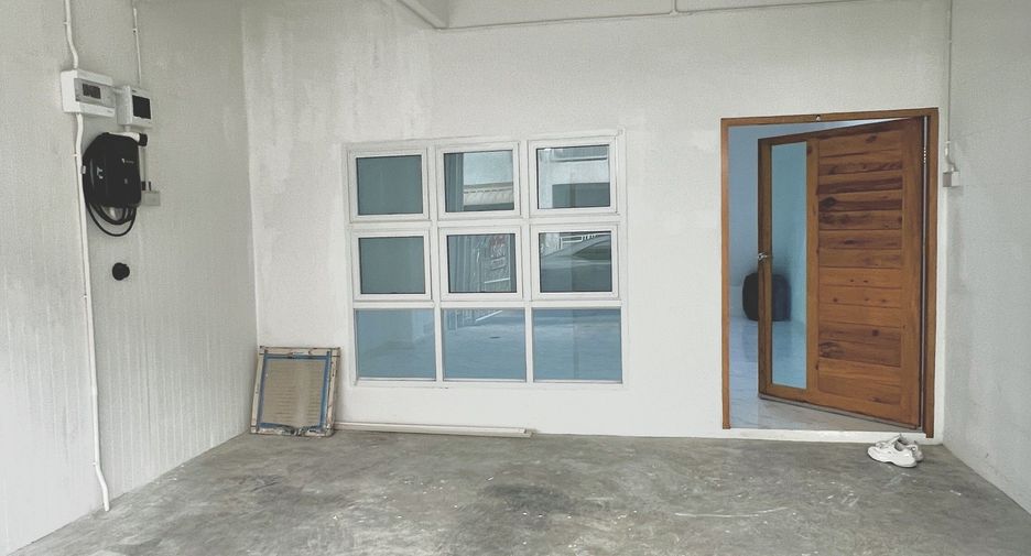 Casa adosada en venta de 3 habitaciones en Don Mueang, Bangkok