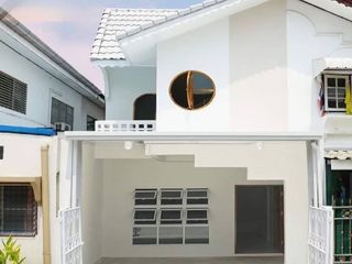 Casa adosada en venta de 3 habitaciones en Don Mueang, Bangkok