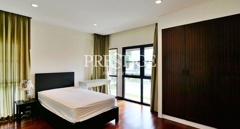 Casa en alquiler de 4 habitaciones en Bang Lamung, Chonburi