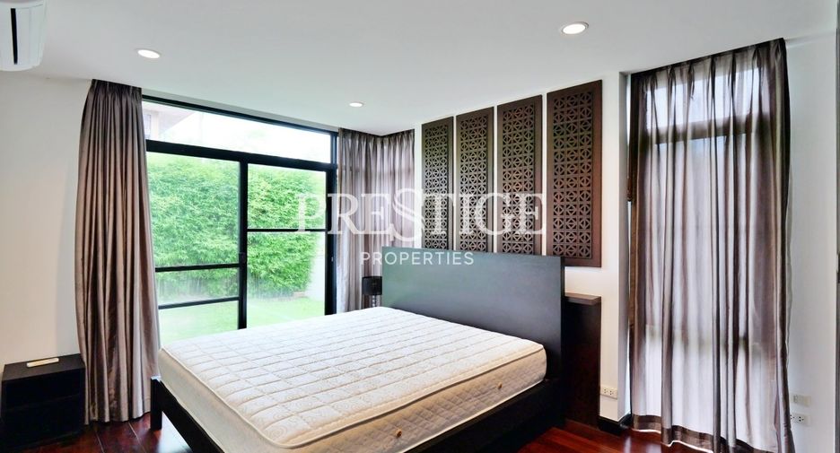Casa en alquiler de 4 habitaciones en Bang Lamung, Chonburi