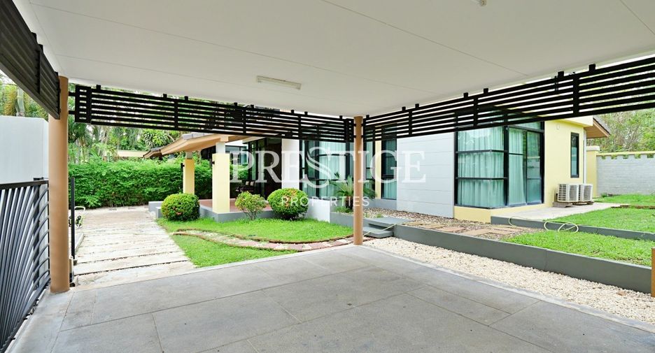 Casa en alquiler de 4 habitaciones en Bang Lamung, Chonburi