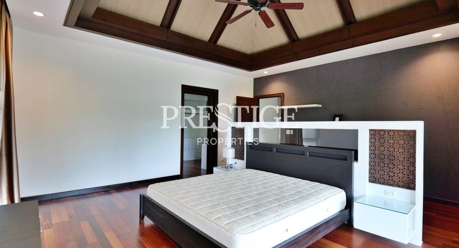 Casa en alquiler de 4 habitaciones en Bang Lamung, Chonburi