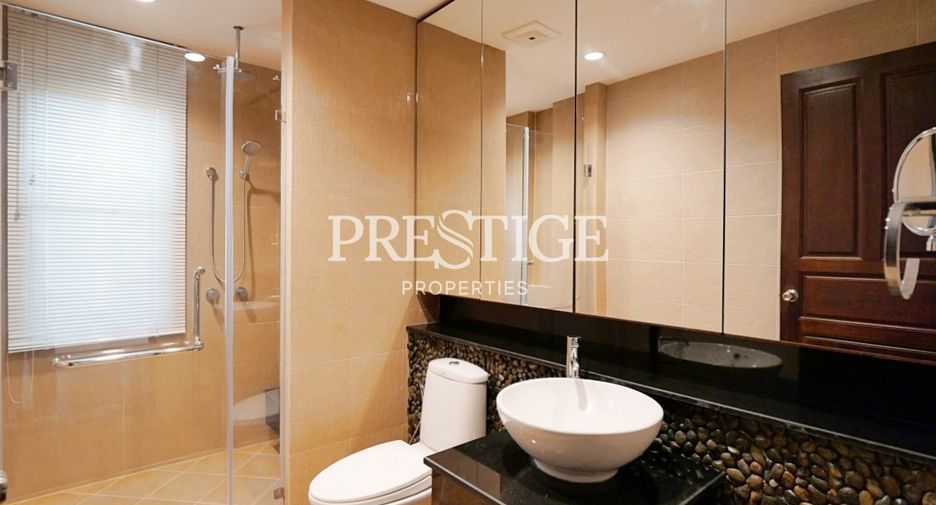 Casa en alquiler de 4 habitaciones en Bang Lamung, Chonburi