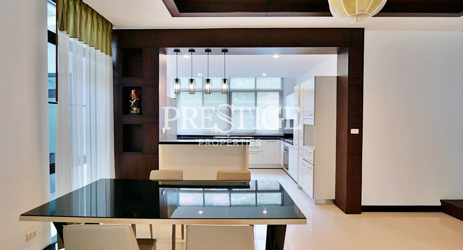 Casa en alquiler de 4 habitaciones en Bang Lamung, Chonburi