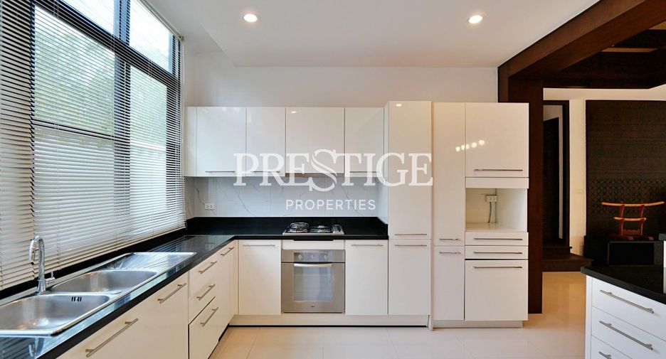 Casa en alquiler de 4 habitaciones en Bang Lamung, Chonburi