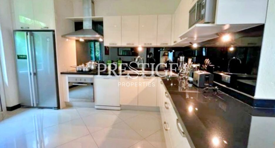 For rent 4 bedrooms house in Bang Lamung, Chonburi