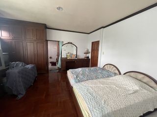 Casa adosada en venta de 6 habitaciones en Prawet, Bangkok
