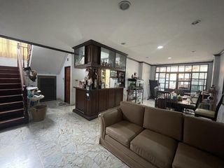 Casa adosada en venta de 6 habitaciones en Prawet, Bangkok