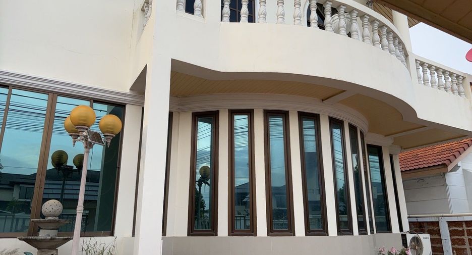 Casa adosada en venta de 6 habitaciones en Prawet, Bangkok