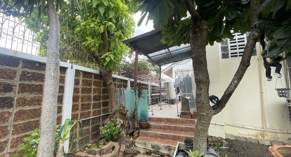 Casa adosada en venta de 6 habitaciones en Prawet, Bangkok