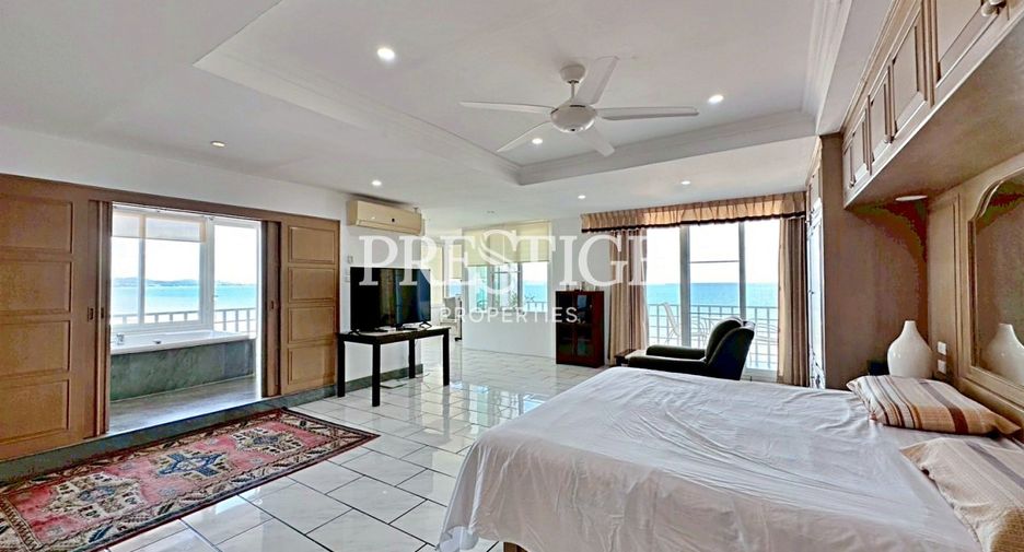 For rent 3 bedrooms condo in Jomtien, Pattaya
