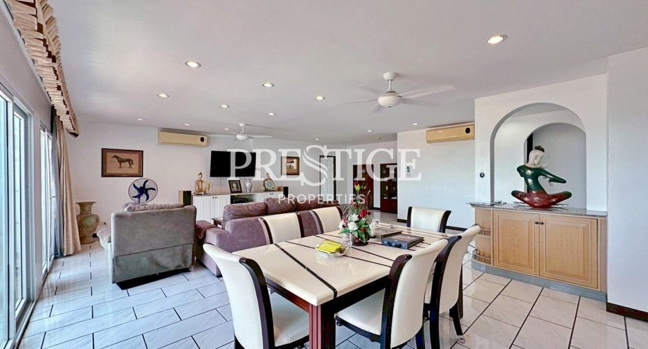 For rent 3 bedrooms condo in Jomtien, Pattaya