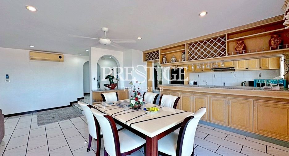 For rent 3 bedrooms condo in Jomtien, Pattaya
