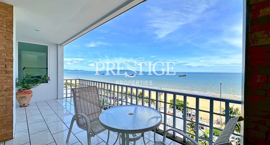 For rent 3 bedrooms condo in Jomtien, Pattaya