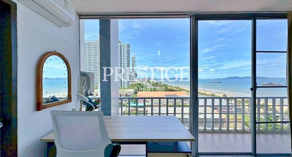 For rent 3 bedrooms condo in Jomtien, Pattaya