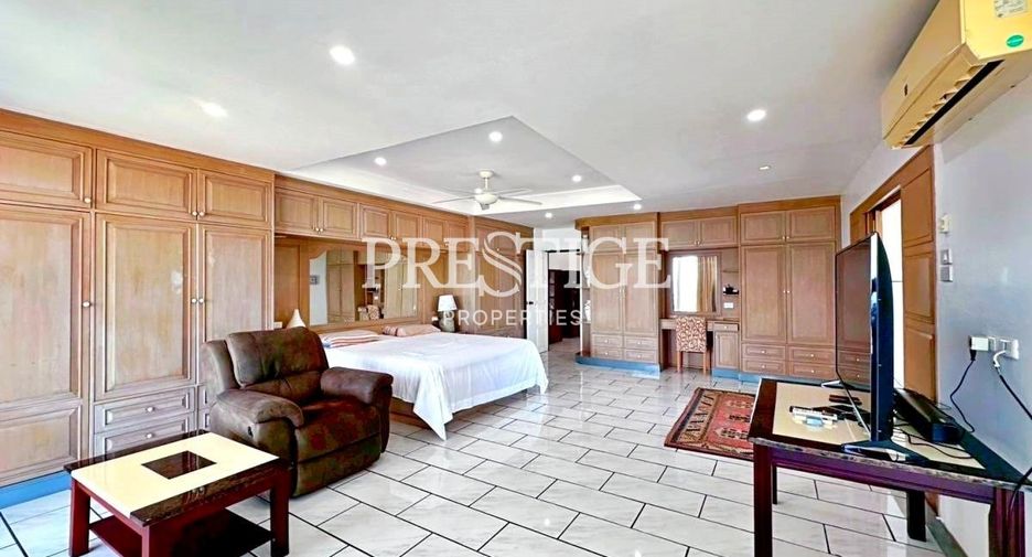 For rent 3 bedrooms condo in Jomtien, Pattaya