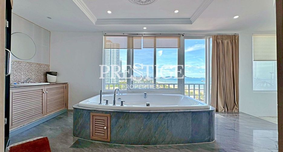 For rent 3 bedrooms condo in Jomtien, Pattaya