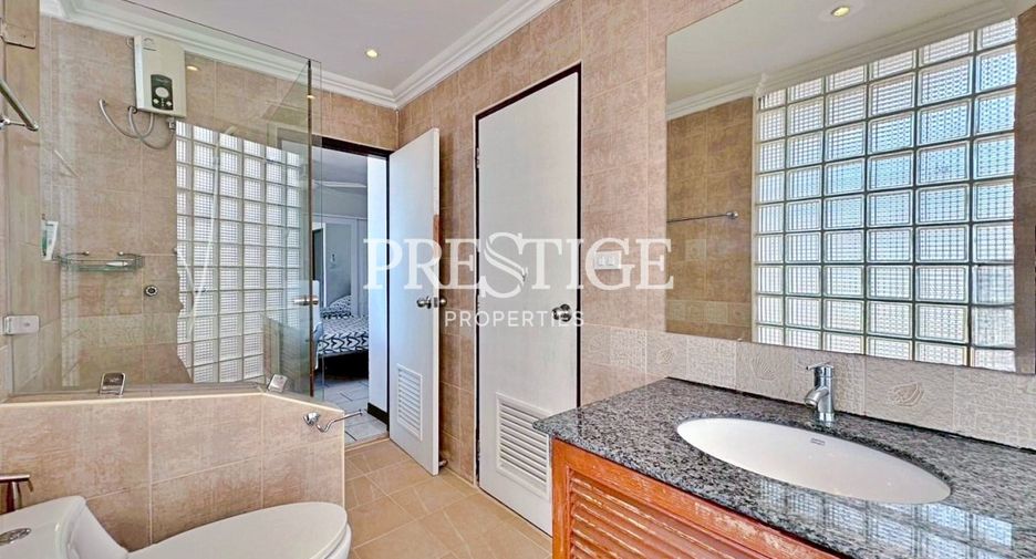 For rent 3 bedrooms condo in Jomtien, Pattaya