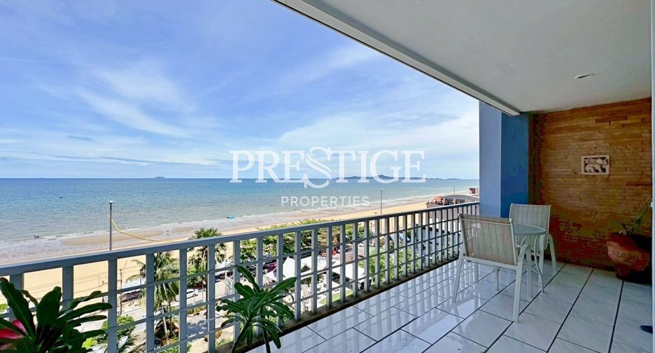 For rent 3 bedrooms condo in Jomtien, Pattaya