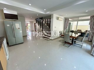 À louer 4 chambres maison à Bang Lamung, Chonburi