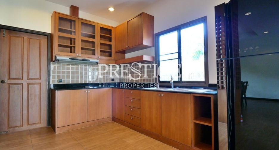 Casa en alquiler de 3 habitaciones en Huay Yai, Pattaya