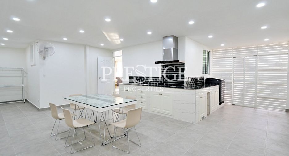 For rent 4 bedrooms house in Bang Lamung, Chonburi