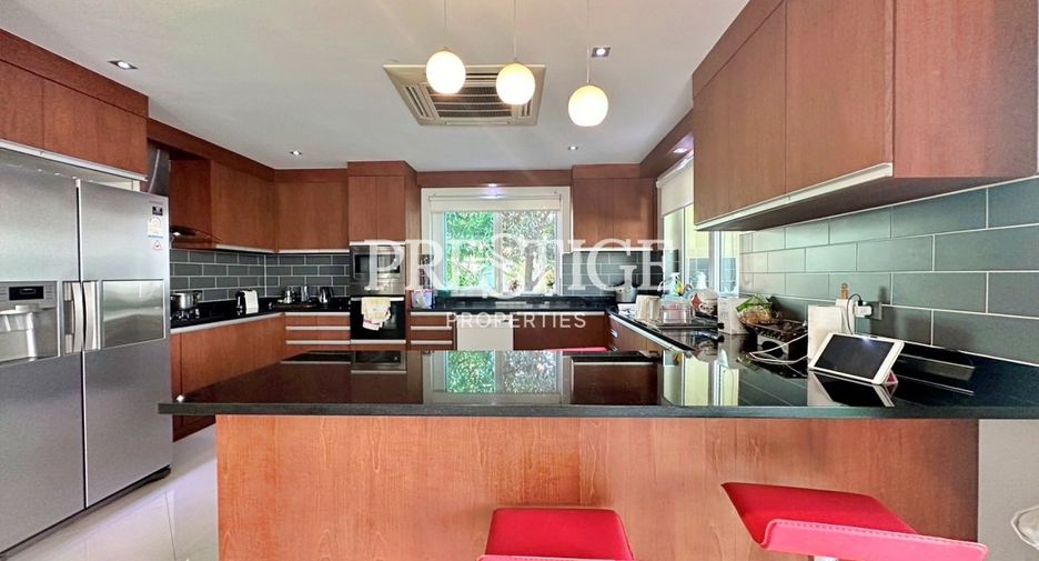 For rent 4 bedrooms house in Bang Lamung, Chonburi