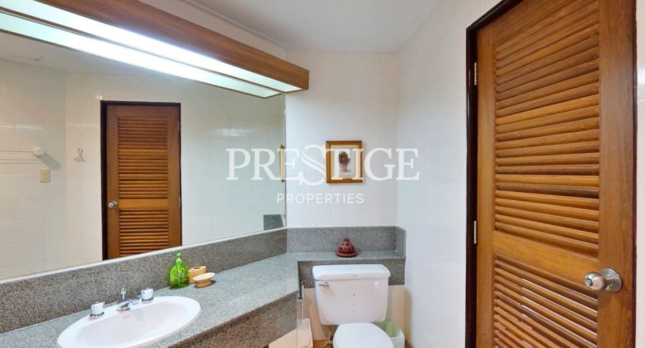 For rent 3 bedrooms condo in Na Jomtien, Pattaya