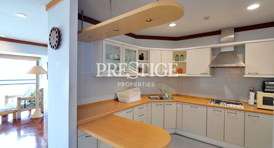 For rent 3 bedrooms condo in Na Jomtien, Pattaya