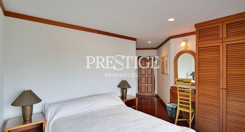 For rent 3 bedrooms condo in Na Jomtien, Pattaya