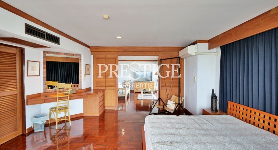 For rent 3 bedrooms condo in Na Jomtien, Pattaya