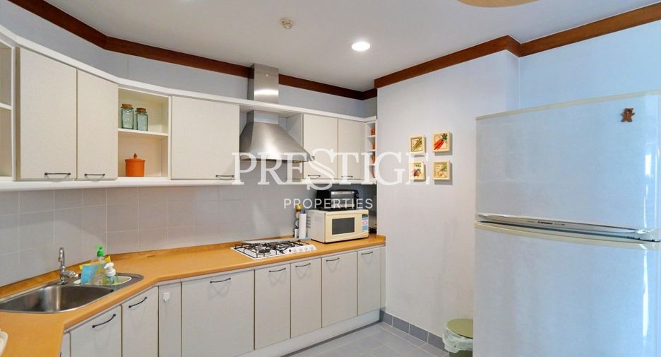 For rent 3 bedrooms condo in Na Jomtien, Pattaya