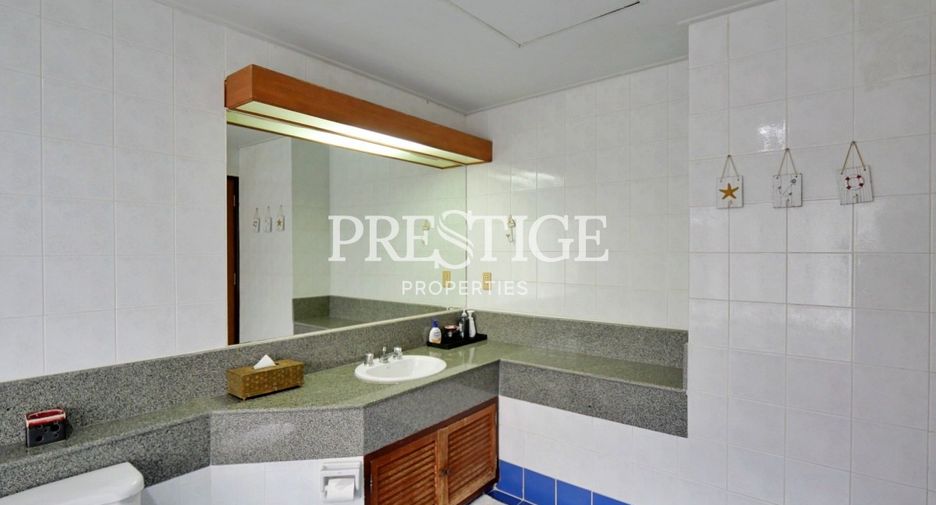 For rent 3 bedrooms condo in Na Jomtien, Pattaya