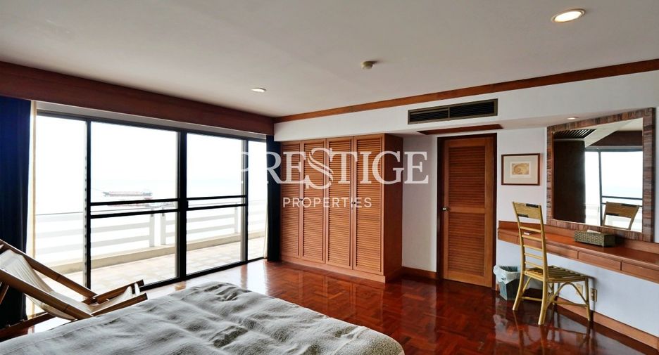 For rent 3 bedrooms condo in Na Jomtien, Pattaya