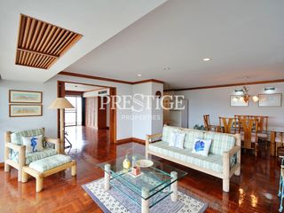 For rent 3 bedrooms condo in Na Jomtien, Pattaya