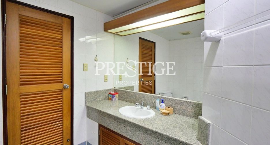 For rent 3 bedrooms condo in Na Jomtien, Pattaya