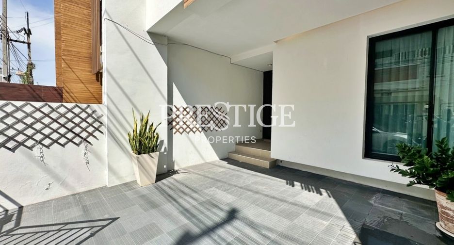 For rent 4 bedrooms house in Bang Lamung, Chonburi