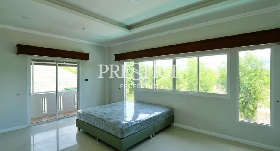 À louer 4 chambres maison à Bang Lamung, Chonburi