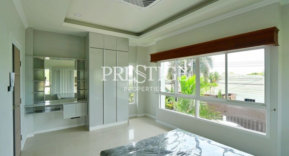 À louer 4 chambres maison à Bang Lamung, Chonburi