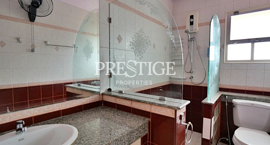 For rent 4 bedrooms house in Bang Lamung, Chonburi