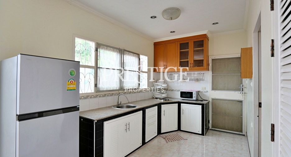 For rent 4 bedrooms house in Bang Lamung, Chonburi