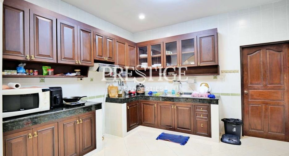 For rent 4 bedrooms house in Bang Lamung, Chonburi