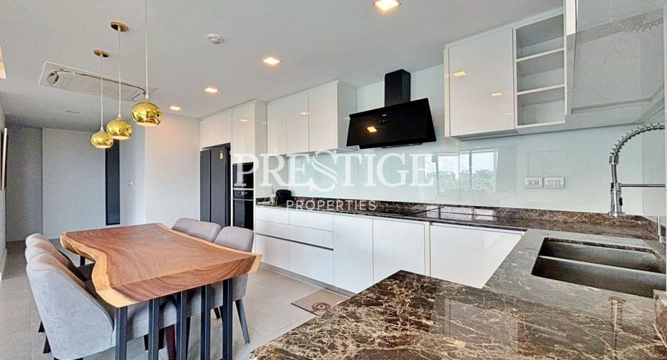 For rent 3 bedrooms condo in Jomtien, Pattaya